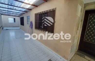 Imagem: A casa possui 2 Dormitórios, 3 Banheiros, 3 Vagas na garagem