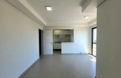 Imagem: O apartamento possui 1 Dormitório, 1 Banheiro, 1 Vaga na garagem