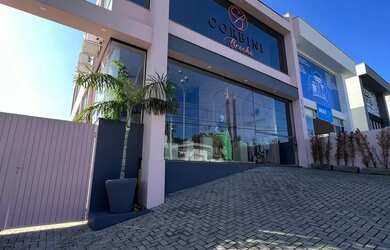 Imagem: O depósito possui 5 Vagas na garagem e 300m² de Área e está