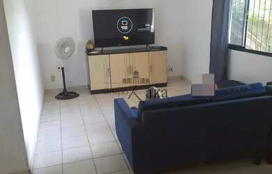 Imagem: A casa possui 5 Dormitórios, 2 Banheiros, 2 Vagas na garagem