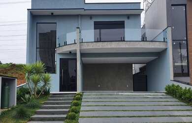 Imagem: A casa em condomínio possui 3 Dormitórios, 5 Banheiros, 4