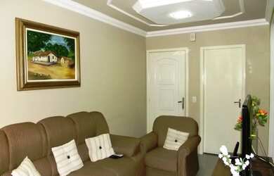 Imagem: O apartamento possui 3 Dormitórios, 1 Banheiro, 1 Vaga na garagem