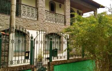 Imagem: A casa em condomínio possui 4 Dormitórios, 4 Banheiros, 3