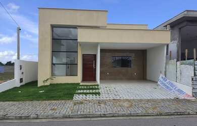 Imagem: A casa em condomínio possui 3 Dormitórios, 3 Banheiros, 2