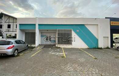 Imagem: O depósito possui 400m² de Área e está localizado em Vila