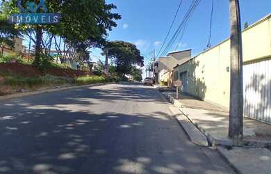Imagem: A casa possui 3 Dormitórios, 4 Banheiros, 4 Vagas na garagem