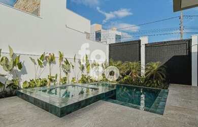 Imagem: A casa em condomínio possui 4 Dormitórios, 5 Banheiros, 4