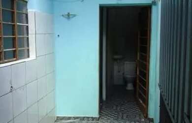 Imagem: A casa possui 1 Dormitório, 1 Banheiro, 25m² de Área e está