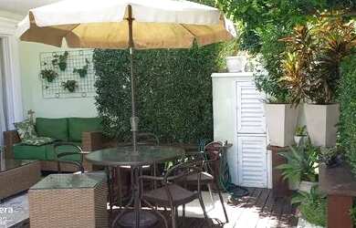 Imagem: A casa em condomínio possui 3 Dormitórios, 4 Banheiros, 2