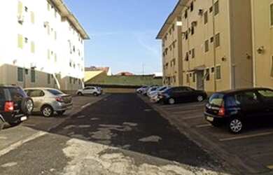 Imagem: O apartamento possui 2 Dormitórios, 1 Banheiro, 1 Vaga na garagem