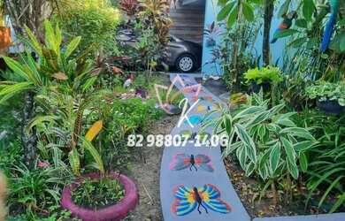 Imagem: A casa possui 3 Dormitórios, 2 Banheiros, 3 Vagas na garagem