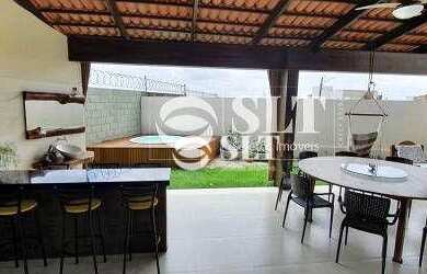 Imagem: A casa em condomínio possui 4 Dormitórios, 5 Banheiros, 4