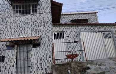 Imagem: A casa possui 2 Dormitórios, 1 Banheiro, 1 Vaga na garagem