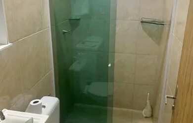 Imagem: A casa possui 1 Dormitório, 1 Banheiro, 1 Vaga na garagem e