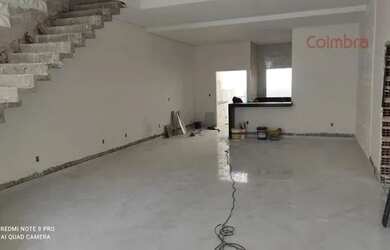 Imagem: A casa possui 1 Dormitório, 5 Banheiros, 2 Vagas na garagem