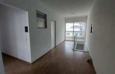 Imagem: A casa possui 4 Dormitórios, 3 Banheiros, 4 Vagas na garagem