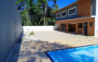 Imagem: A chácara possui 1.450m² de Área e está localizado em Portão