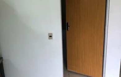 Imagem: A casa possui 2 Dormitórios, 1 Banheiro, Varanda e está localizado