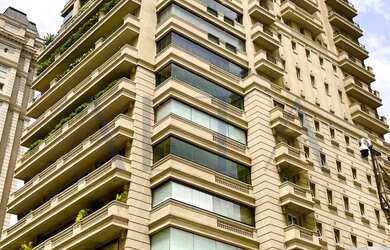 Imagem: O apartamento possui 5 Dormitórios, 5 Banheiros, 5 Vagas na