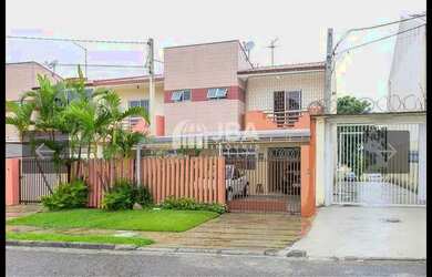 Imagem: A casa possui 3 Dormitórios, 3 Banheiros, 3 Vagas na garagem