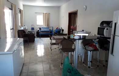 Imagem: A casa possui 3 Dormitórios, 3 Banheiros, 3 Vagas na garagem