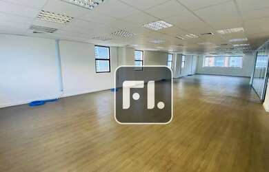 Imagem: O depósito possui 5 Vagas na garagem, 385m² de Área e está