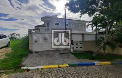 Imagem: A casa em condomínio possui 5 Dormitórios, 5 Banheiros, 1