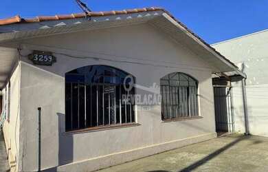 Imagem: A casa possui 2 Dormitórios, 1 Banheiro, 5 Vagas na garagem