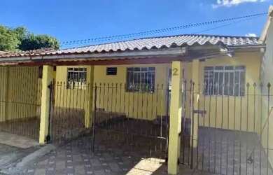 Imagem: A casa possui 2 Dormitórios e está localizado em Petrópolis