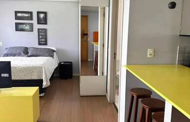 Imagem: O studio possui 1 Dormitório, 1 Banheiro, 1 Vaga na garagem