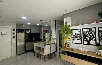 Imagem: O apartamento possui 2 Dormitórios, 1 Banheiro, 1 Vaga na garagem