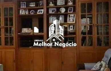 Imagem: A casa possui 3 Dormitórios, 1 Banheiro, 3 Vagas na garagem