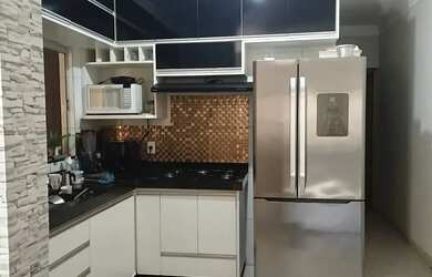 Imagem: A casa em condomínio possui 2 Dormitórios, 2 Banheiros, 2