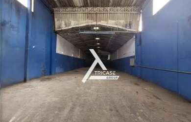 Imagem: O depósito possui 4 Vagas na garagem e 360m² de Área e está