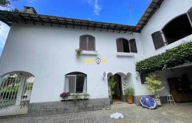 Imagem: A casa em condomínio à venda possui 3 Dormitórios, 2 Banheiros