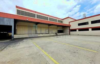 Imagem: O depósito possui 5 Vagas na garagem, 3.000m² de Área e