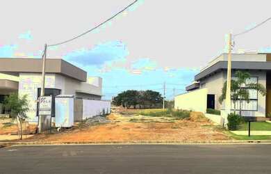 Imagem: O terreno à venda possui e está localizado em Estancia Hipica