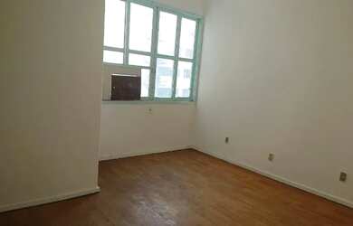 Imagem: O depósito possui 20m² de Área e está localizado em Centro