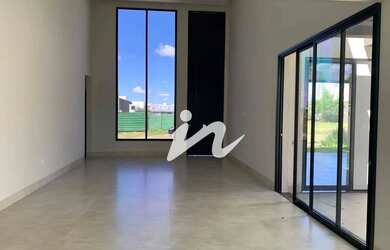 Imagem: A casa em condomínio possui 4 Dormitórios, 1 Banheiro, 4 Vagas