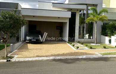 Imagem: A casa em condomínio possui 3 Dormitórios, 3 Banheiros, 4