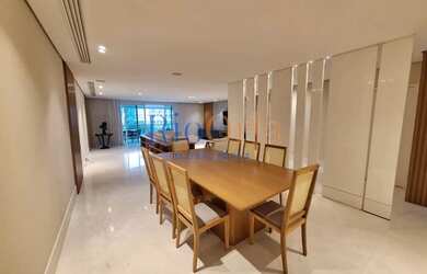 Imagem: O apartamento possui 4 Dormitórios, 5 Banheiros, 4 Vagas na