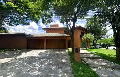 Imagem: A casa em condomínio possui 4 Dormitórios, 5 Banheiros, 5