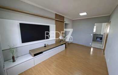 Imagem: O apartamento possui 3 Dormitórios, 1 Banheiro, 1 Vaga na garagem