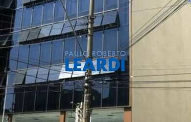 Imagem: O depósito possui 5 Vagas na garagem, 2.650m² de Área e