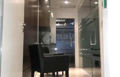 Imagem: O depósito possui 1 Vaga na garagem e 34m² de Área e está