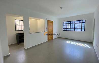 Imagem: O apartamento possui 3 Dormitórios, 1 Banheiro, 1 Vaga na garagem