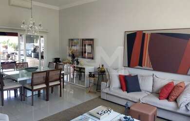 Imagem: A casa em condomínio possui 3 Dormitórios, 5 Banheiros, 2