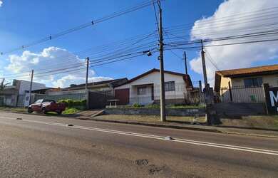 Imagem: O terreno possui 400m² de Área e está localizado em Pinheirinho