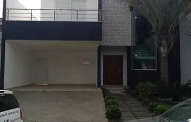 Imagem: A casa em condomínio possui 3 Dormitórios, 5 Banheiros, 3