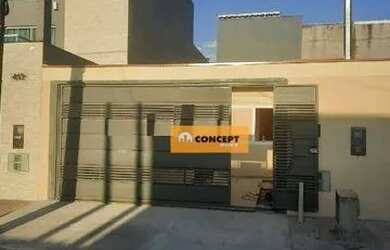 Imagem: A casa possui 3 Dormitórios, 1 Banheiro, 2 Vagas na garagem